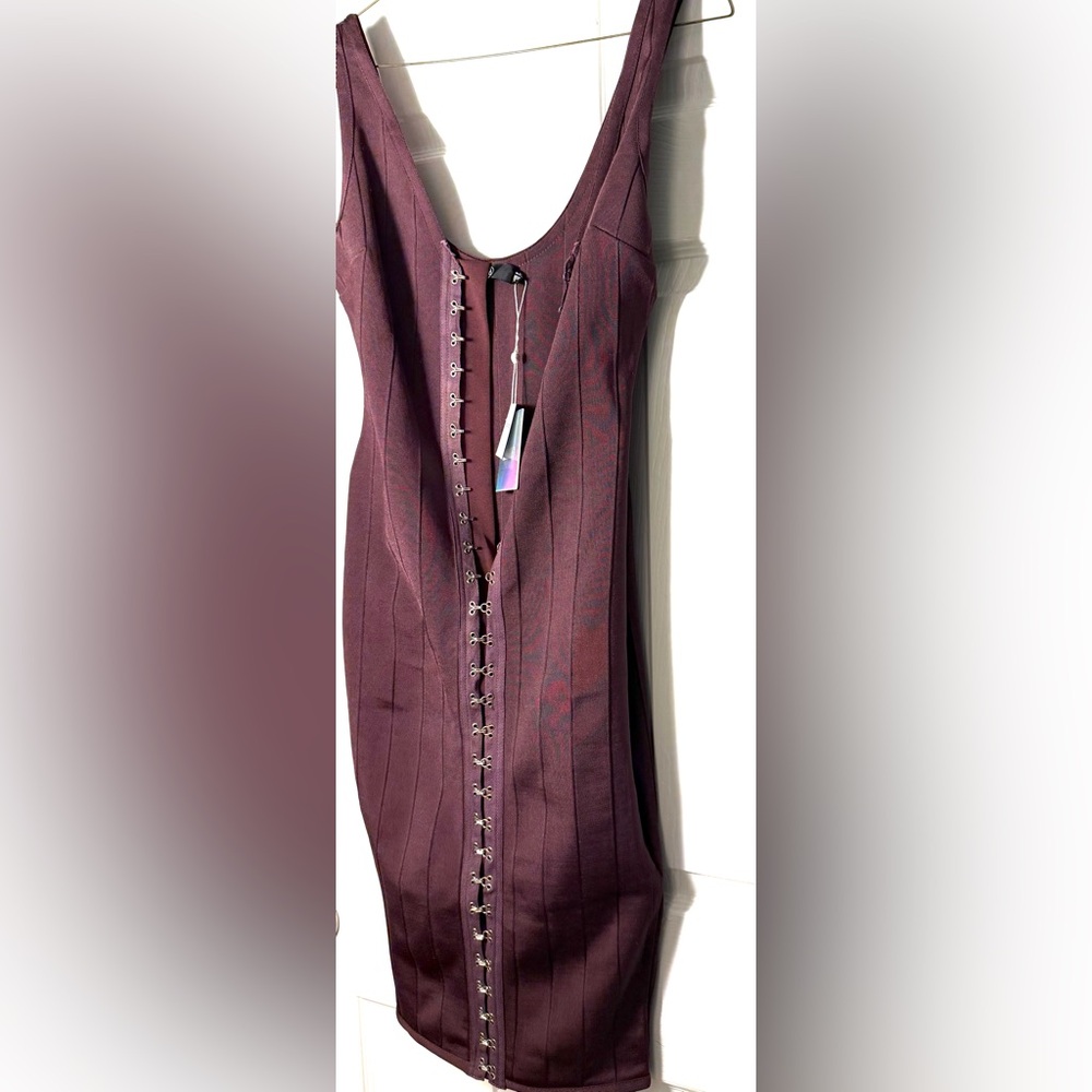 Missguided Bandage Eyelet Detail Midi Dress
Size 4